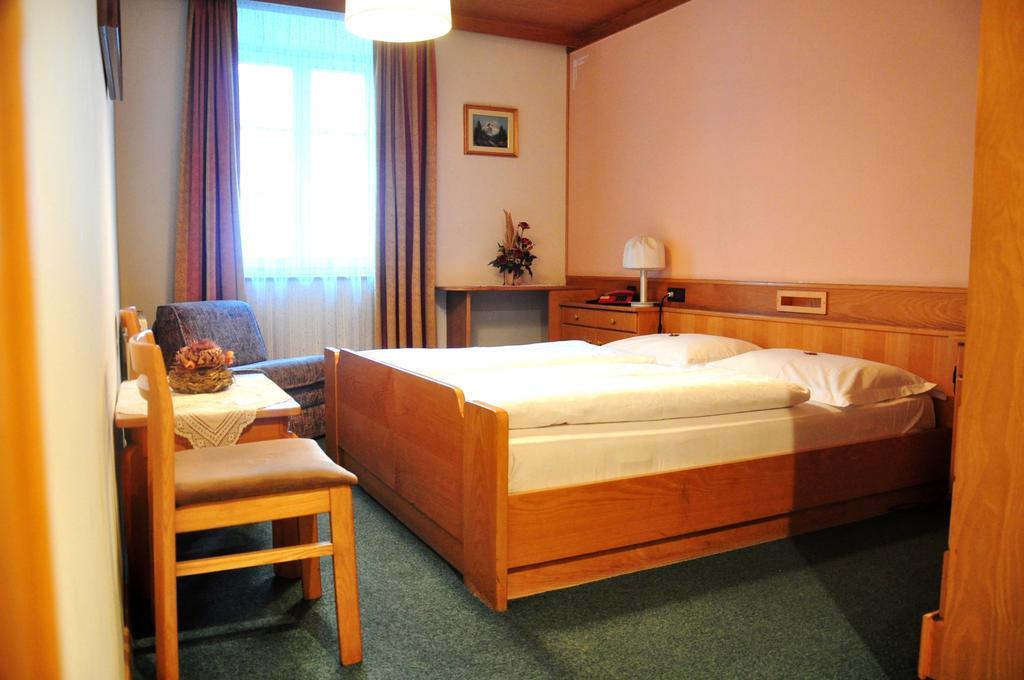 Hotel Grauer Baer Brixen Pokoj fotografie
