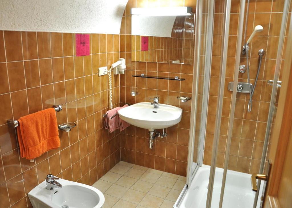 Hotel Grauer Baer Brixen Pokoj fotografie